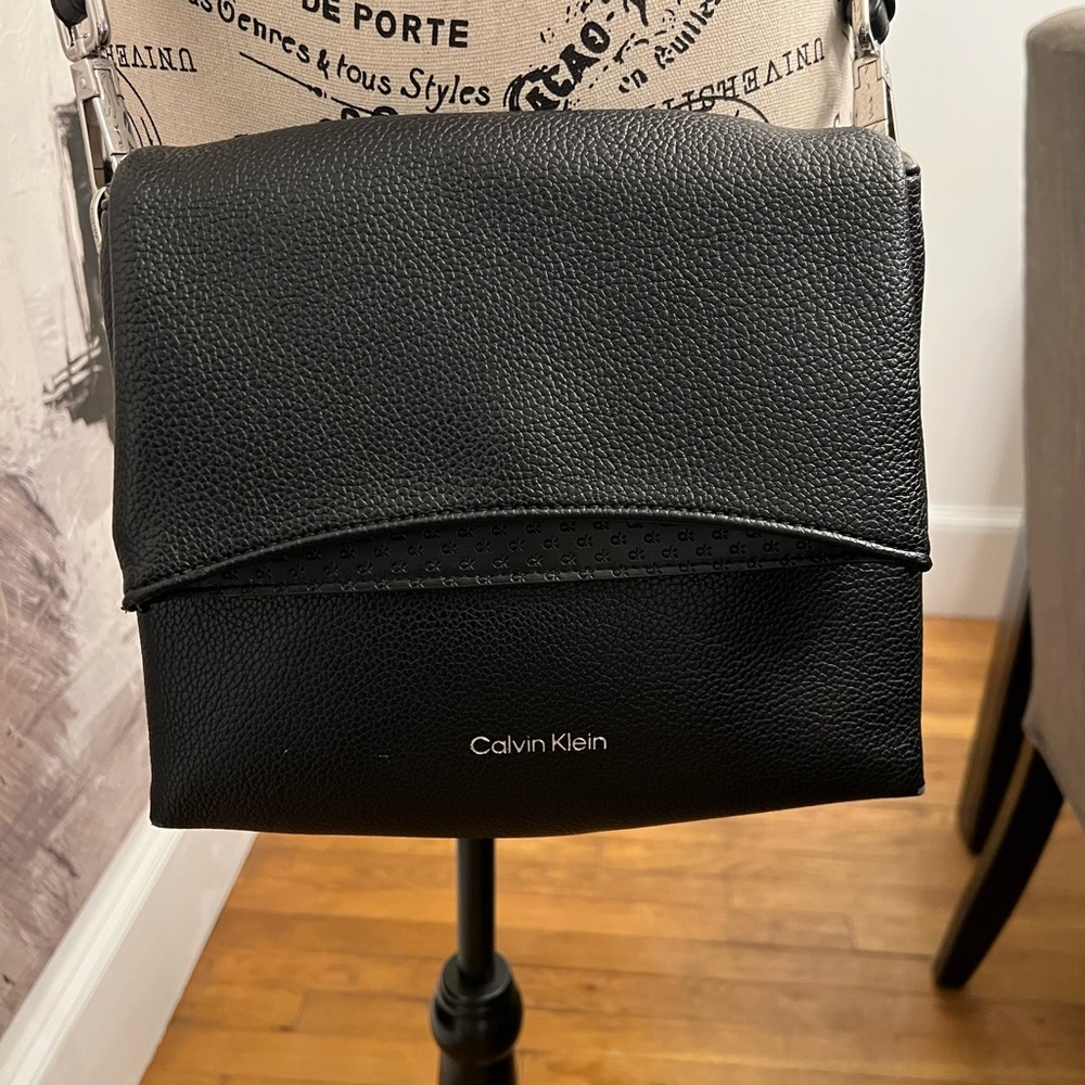 Calvin Klein Elegant Black Crossbody Bag